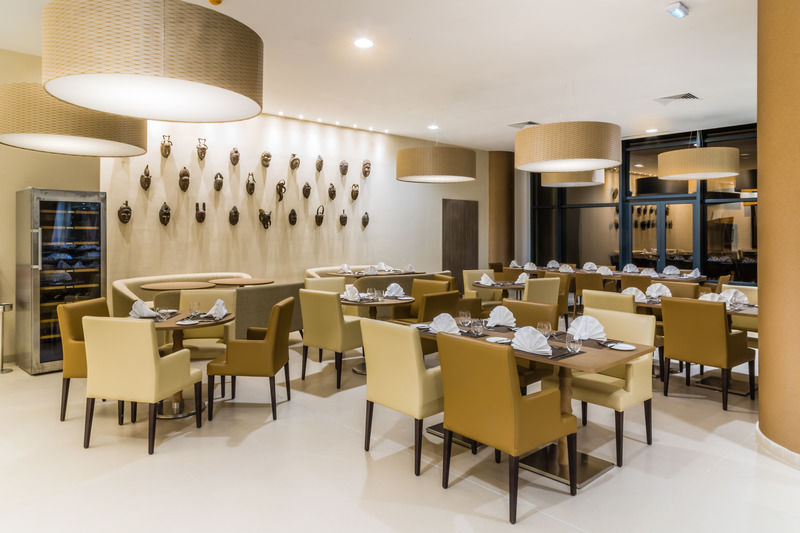 Azalai Hotel Абиджан Екстериор снимка